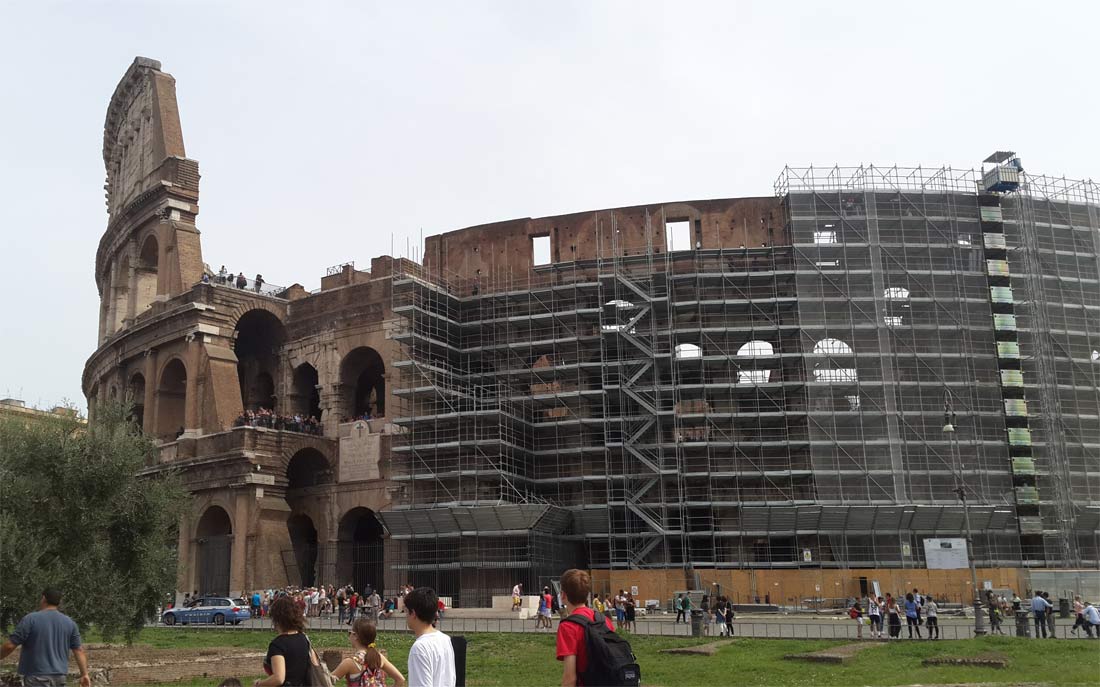 Опис Колізея у Римі характеристика Колізею коротко історія які події відбувалися на арені цікаві факти про Колізей
