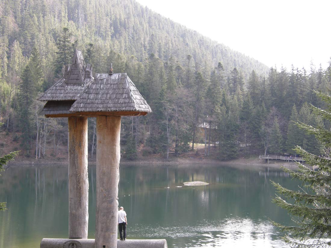 Карпатські гори розповідь характеристика опис озеро Синевир в Українських Карпатах заповідники фізична географія України