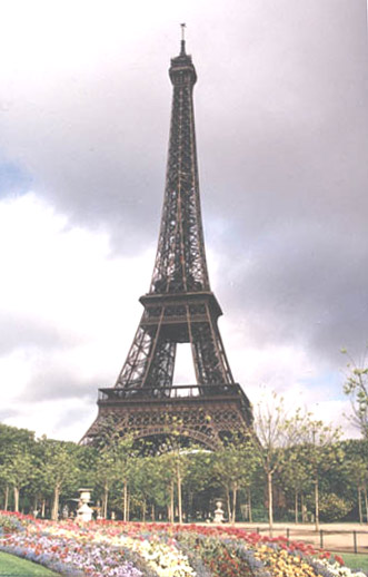 Ейфелева вежа у Парижі що таке Ейфелева вежа з чого складається цікаві факти опис розповідь для дітей
