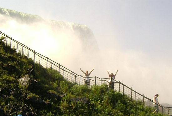 Ніагарський водоспад туризм відпочинок фото США Канада
